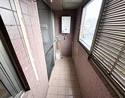 南區文心南路💦三房兩廳兩衛💦可租補中山醫秀泰烏日大慶夜市 - Image 13