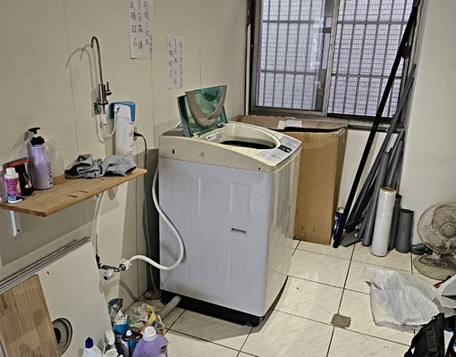 中山東路~三民路~~五樓雅房 - Image 11