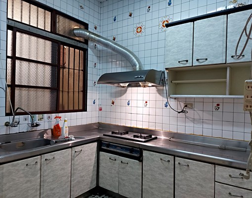 透天.富台國小旁.中原體育園區.門口有停車位 - Image 3