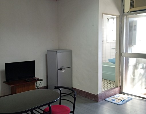 交通，生活均便，家俱家電全，寧靜好住。 - Image 1