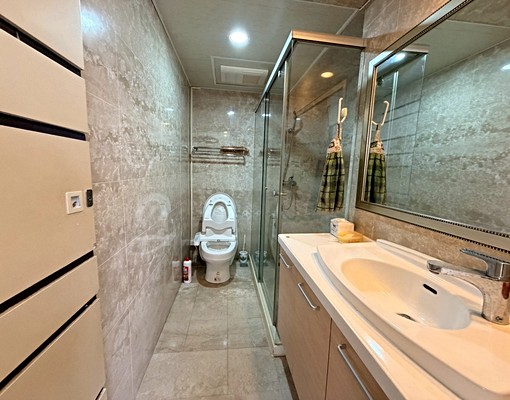 大魯閣商圈/大坪數3房車位精美出租 - Image 6