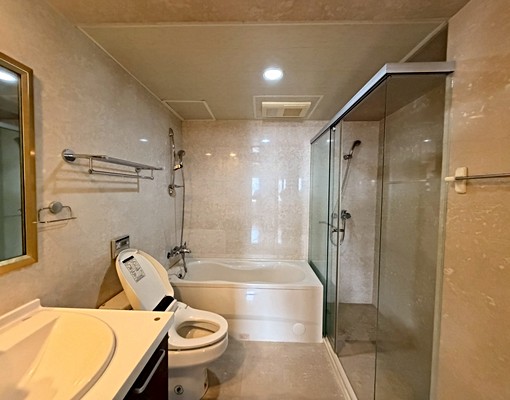 大魯閣商圈/大坪數3房車位精美出租 - Image 14