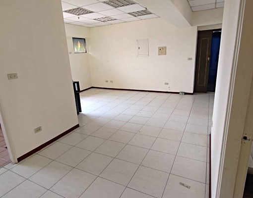 逢甲夜市逢甲公園/精美電梯社區大四房/可租補可貓 - Image 3