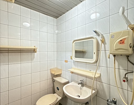 逢甲路公園旁電梯套房共洗獨曬含水網路電5元室內機車位多間可選 - Image 8