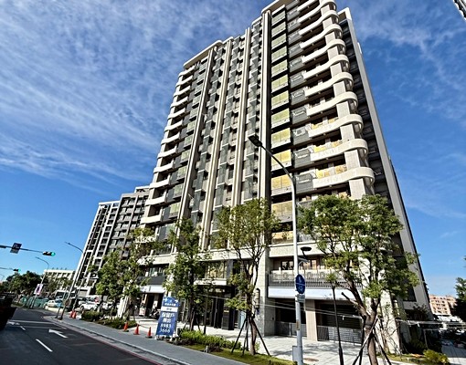 公園捷運雙優勢,面公園第一排,景觀三房車 - Image 1