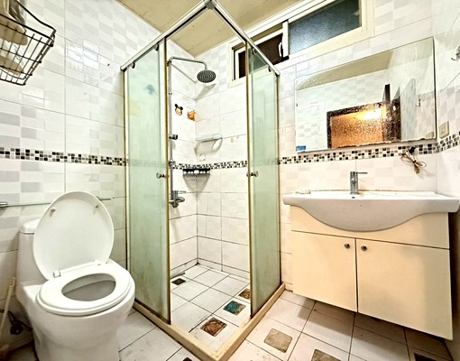 四號公園邊間一樓四房可租補戶籍★中信翰葳 - Image 9