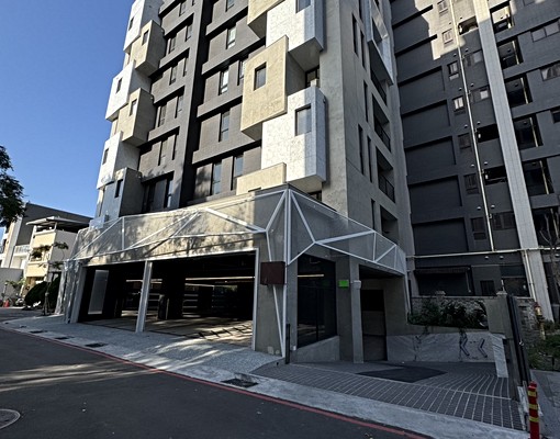 金雅重劃區全新三房+平面車位 - Image 6