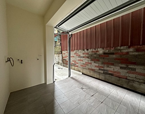 文心中清捷運站旁|大四房大空間臨路一樓公寓|可店面可營登 - Image 13