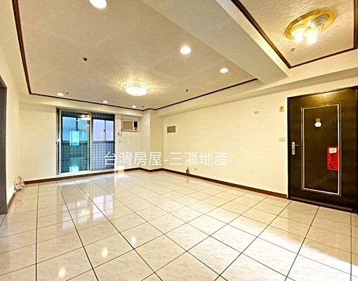 勝利商圈,萬坪公園,運動游泳池中心下樓就到25000元含車管 - Image 9