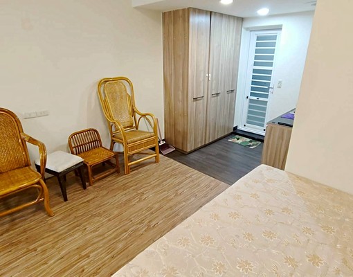 板橋❣️免爬高獨立陽台洗曬~台電包水~交通便捷採光通風可炊 - Image 8