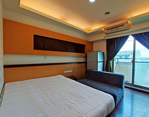 【山妍疊翠】電梯有陽台獨立大套房 - Image 1