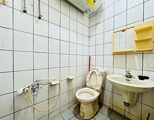 【恩典滿溢】正康一街透天三樓套房釋出中 - Image 2