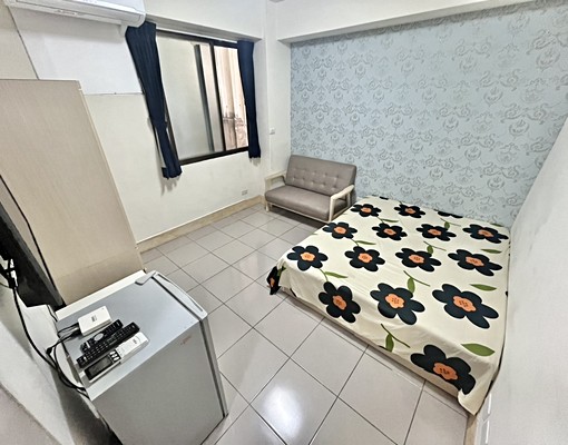 可租補✨電梯套房✨衛浴開窗✨近五權車站 - Image 1