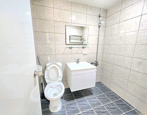 台灣大道獨洗獨晒套房走可到市政府捷運站/新光/大遠百 - Image 18