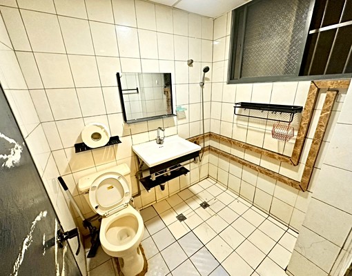 免仲東海小資套|台水電|可租補可寵|可入籍|獨洗曬|年繳優惠 - Image 4