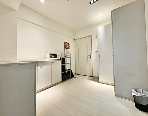 中友百貨|一中商圈|飯店式管理|台水台電|室內機車位 - Image 3