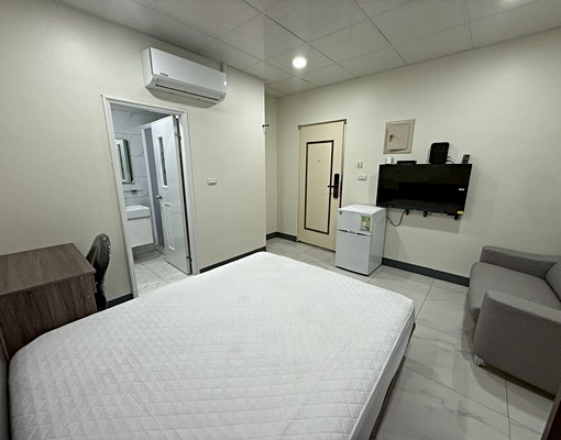 芬秒租好房-靠近市政府漂亮套房/有陽台獨立洗曬/可租補 - Image 8