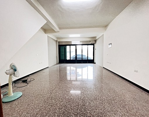 ~~歸仁圓環整新5房透天店住辦~~ - Image 1