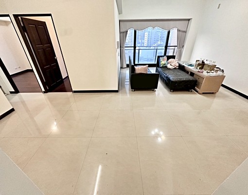 ✨約38坪大三房重新粉刷一層三戶✨簡單家具可談 - Image 2