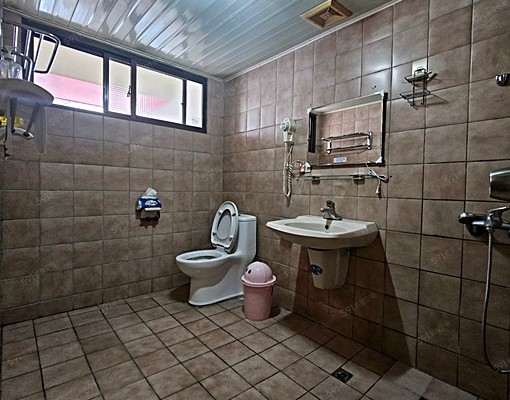 大雅神林南路面寬6米透天出租充電樁車庫 - Image 11