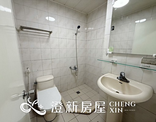 竹北縣三電梯三房/全新翻新首租 - Image 10