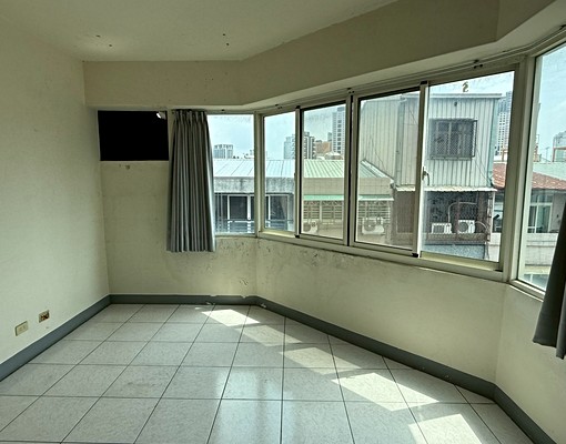 【吉屋租賃】四房電梯大樓★台水電可開伙★可喵可租補 - Image 12