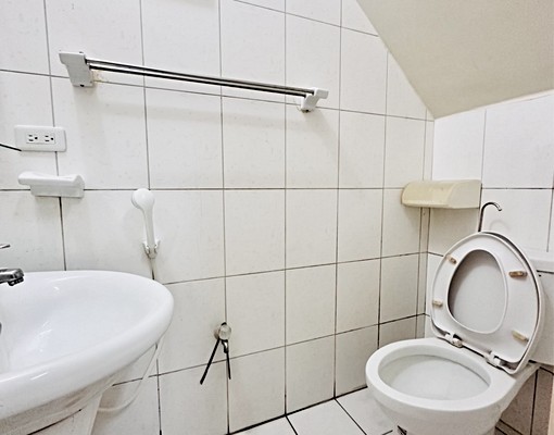 近北勢國小#整棟透天4房3衛#可租補##台水台電#門前平車位 - Image 7