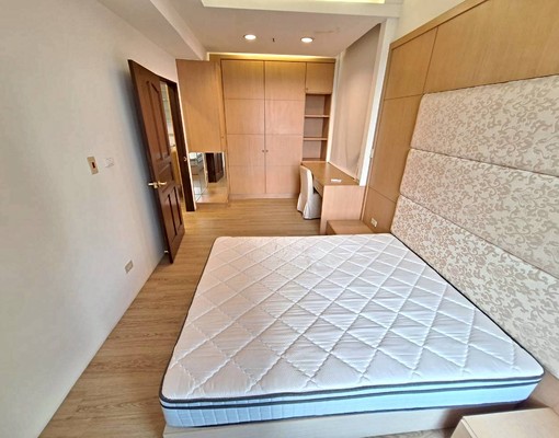 高雄總圖~三多商圈~質感1+1房平車(傢電俱齊全) - Image 4