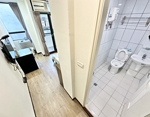 🔥東區秒殺小資套房🔥可雙租補還有陽台獨洗曬還木質地板🔥 - Image 5