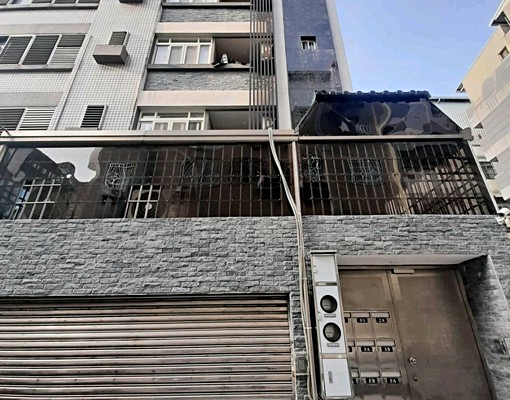 近中國醫藥學院💥可租補報稅💥有電梯💥流理台陽台沙發 - Image 9