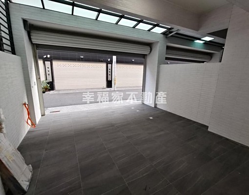 ★奐蝶陪您租房趣★歸仁|陽光城四年雙車透天 - Image 2