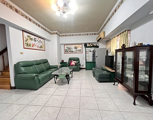 ~~安平樓中樓稀有四房,傢俱全(可租補)~~ - Image 1