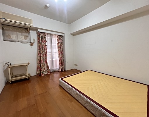 ~~安平樓中樓稀有四房,傢俱全(可租補)~~ - Image 8