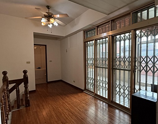 無敵大露臺~超強學區首選! - Thumbnail 1