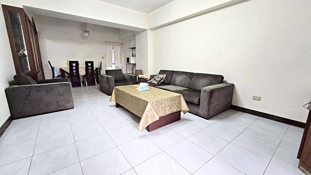 沙發拍照關係,不是發霉