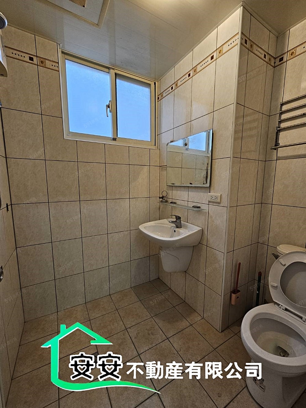 房間一,無陽台,室內空間比較大