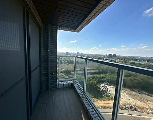 找五泰最安心思思~環境適合居住~帶車位~4房2廳2衛2陽台! - Image 3