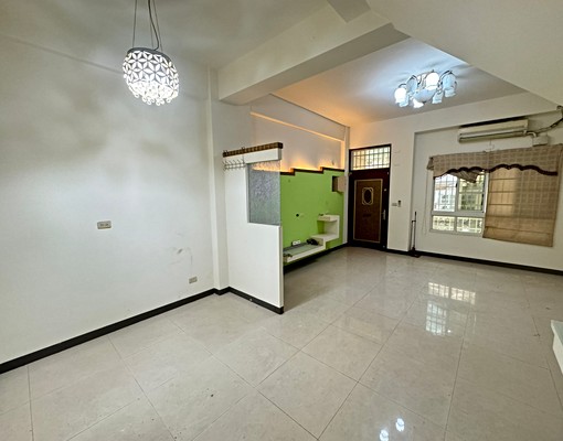 出租✨友愛商圈電梯別墅05-2339797 - Image 1