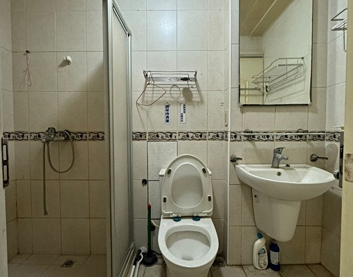 出租✨友愛商圈電梯別墅05-2339797 - Image 9