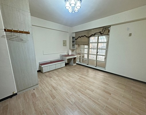 出租✨友愛商圈電梯別墅05-2339797 - Image 6