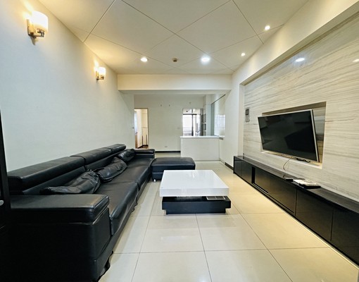 大里市中心三房含車位漂亮寬敞大客廳生活機能佳 - Image 2