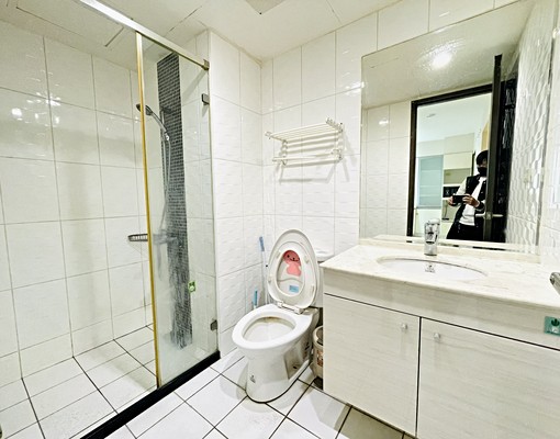 大里市中心三房含車位漂亮寬敞大客廳生活機能佳 - Image 11