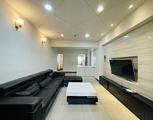 大里市中心三房含車位漂亮寬敞大客廳生活機能佳 - Image 3