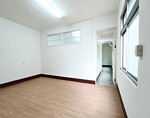 南陽學區/近圓環/正路邊/可店可住美透天 - Image 11