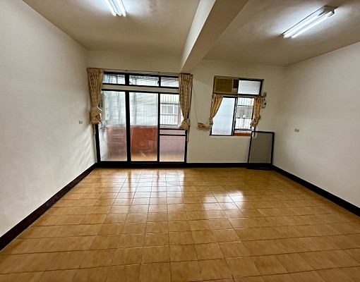 中原大學漂亮透天1~4樓.空屋附冷氣.有車位 - Image 12