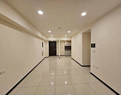 五泰可租補~免仲介費~協和豐馥全新大三房車~可寵物 - Image 7