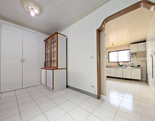 水堆商圈生活機能強，交通方便，大義街寧靜2樓公寓大三房可租補 - Image 7