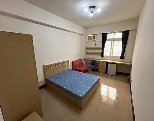 金山街後段採光佳室內機車位小資電梯套房 - Image 1