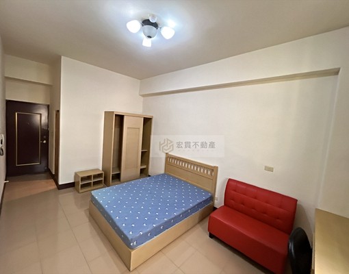 金山街後段採光佳室內機車位小資電梯套房 - Image 2