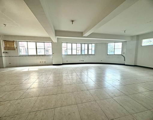 💰前鎮企業、店面首選|大地坪面寬三窗店住|黃金賺錢宅💰 - Image 9